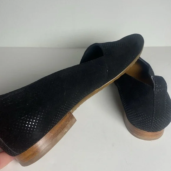 Paul Green Munchen Naomi Perforated Black Loafer Flats, Size US 8.5 or UK 6